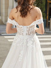 Ivory Off Shoulder Tulle Wedding Dresses With Floral Lace Applique Long A Line Romantic Style Wedding Gown For Bride